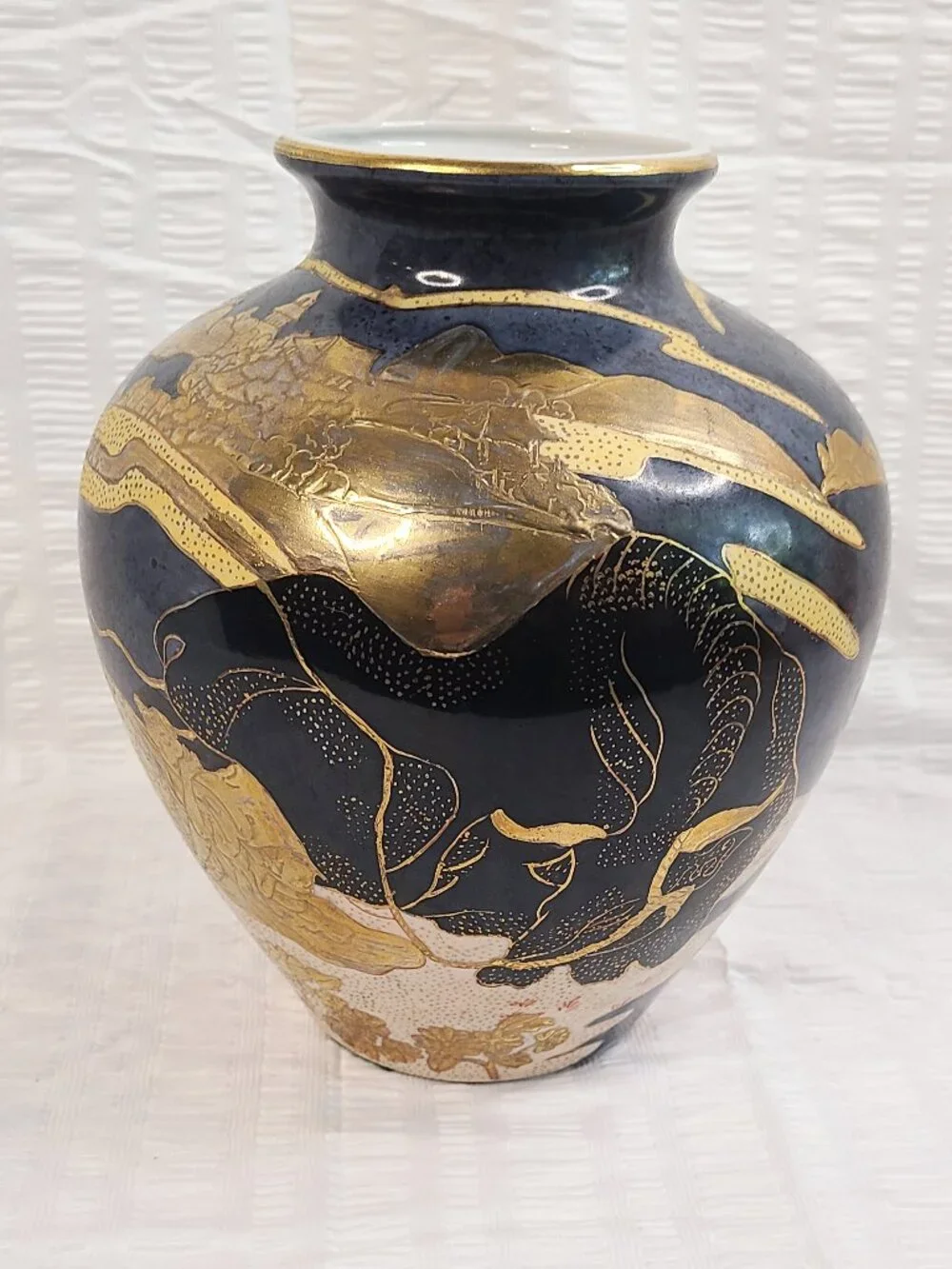 Vintage Chinese Black Gold White Bulbous Vase 8.5” High